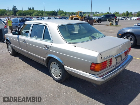 1989 Mercedes-Benz 560 with VIN WDBCA39D7KA436793, listed as a IAAI auction lot 42190980 with 141,165 mi miles and . Bid and sale history available at DreamBid. Image 3.
