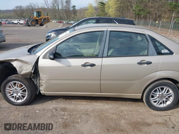 2007 Ford Focus S with VIN 1FAFP34N17W332474, listed as a IAAI auction lot 42052900 with 92,400 mi miles and . Bid and sale history available at carsss.com. Image 15.