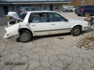 1993 Oldsmobile Cutlass Ciera S z VIN 1G3AG54N7P6380707, wystawiony jako Copart lot #78497444 z przebiegiem 117 046 mil mil oraz Szkody całkowita. Historia ofert i sprzedaży dostępna na DreamBid. Obrazek 3.