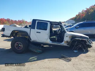 2020 Jeep Gladiator Sport S with VIN 1C6HJTAG3LL109494, listed as a IAAI auction lot 40677949 with 52,079 mi miles and . Bid and sale history available at DreamBid. Image 13.