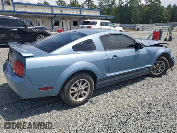 2005 Ford Mustang Deluxe z VIN 1ZVFT80N155224106, wystawiony jako Copart lot #56429875 z przebiegiem 80 238 mil mil oraz Szkoda całkowita • Salvage title. Historia ofert i sprzedaży dostępna na DreamBid. Obrazek 3.