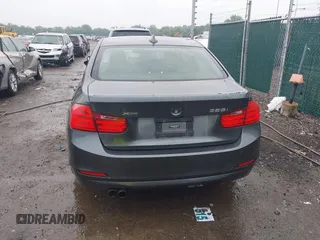 2015 BMW 3 Series 328i xDrive z VIN WBA3B3C56FF548474, wystawiony jako IAAI lot #42366206 z przebiegiem 73 042 mil mil oraz . Historia ofert i sprzedaży dostępna na DreamBid. Obrazek 16.