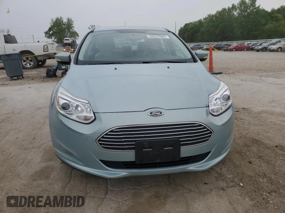 2013 Ford Focus Electric with VIN 1FADP3R42DL264058, listed as a Copart auction lot 59331665 with 43,266 mi miles and Salvage title. Bid and sale history available at DreamBid. Image 5.