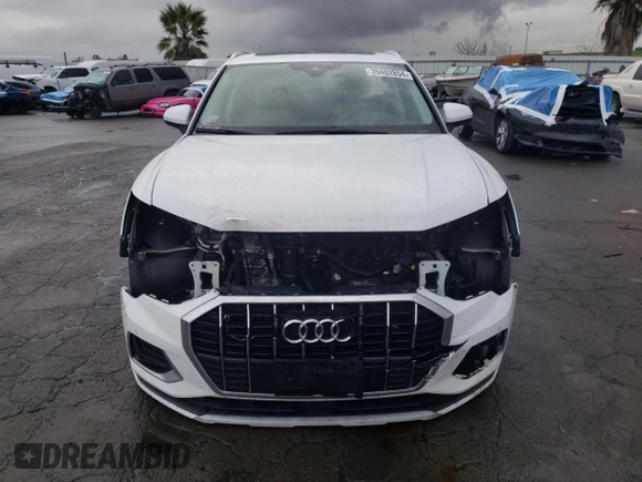 2019 Audi Q3 Premium Plus with VIN WA1BECF39K1082024, listed as a Copart auction lot 39402854 with 29,317 mi miles. Bid and sale history available at carsss.com. Image 5.