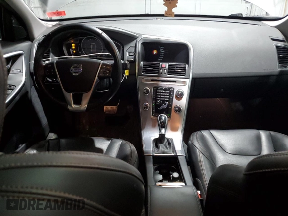 2017 Volvo XC60 Dynamic z VIN YV440MRR8H2115968, wystawiony jako Copart lot #84328474 z przebiegiem 89 953 mil mil oraz Szkoda całkowita • Salvage title. Historia ofert i sprzedaży dostępna na DreamBid. Obrazek 8.