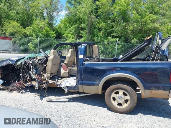 2005 Ford F-250 XL z VIN 1FTSW20P95EA30348, wystawiony jako IAAI lot #42199677 z przebiegiem Nie podano mil oraz . Historia ofert i sprzedaży dostępna na DreamBid. Obrazek 14.