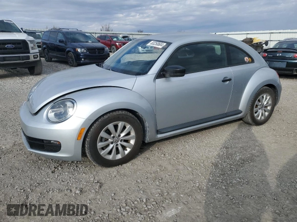 2014 Volkswagen Beetle Entry z VIN 3VWF17AT4EM634714, wystawiony jako Copart lot #83250604 z przebiegiem 133 862 mil mil oraz Szkoda całkowita • Salvage title. Historia ofert i sprzedaży dostępna na DreamBid. Obrazek 1.