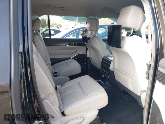 2023 Jeep Wagoneer Series II with VIN 1C4SJSBP7PS552833, listed as a IAAI auction lot 42323132 with 16,665 mi miles and . Bid and sale history available at DreamBid. Image 8.