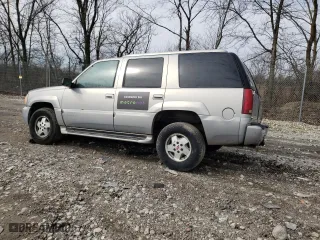 1999 GMC Denali with VIN 1GKEK13R0XR915053, listed as a Copart auction lot 49241145 with 2,664,121 mi miles and Salvage Title. Bid and sale history available at carsss.com. Image 2.