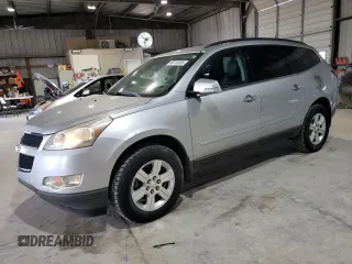 2012 Chevrolet Traverse 2LT z VIN 1GNKVJED9CJ295553, wystawiony jako Copart lot #56712455 z przebiegiem 155 118 mil mil oraz Czysty tytuł • Clean title. Historia ofert i sprzedaży dostępna na DreamBid. Obrazek 1.