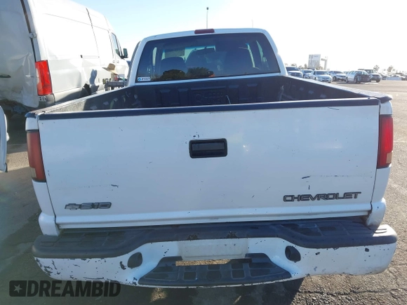 2001 Chevrolet S-10 LS with VIN 1GCCS195X1K143328, listed as a IAAI auction lot 41420982 with 282,852 mi miles and . Bid and sale history available at DreamBid. Image 16.