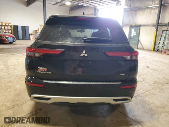 2022 Mitsubishi Outlander SEL z VIN JA4J3VA83NZ012900, wystawiony jako Copart lot #53317745 z przebiegiem 32 547 mil mil oraz Szkoda całkowita • Salvage title. Historia ofert i sprzedaży dostępna na DreamBid. Obrazek 6.