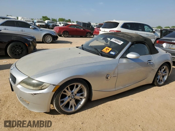 2008 BMW Z4 3.0i z VIN 4USBU33518LW61028, wystawiony jako Copart lot #51968465 z przebiegiem Nie podano mil oraz Czysty tytuł • Clean title. Historia ofert i sprzedaży dostępna na DreamBid. Obrazek 1.