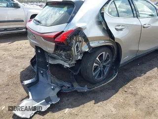 2022 Lexus UX 250h z VIN JTHP9JBHXN2054896, wystawiony jako IAAI lot #42152570 z przebiegiem 35 546 mil mil oraz . Historia ofert i sprzedaży dostępna na DreamBid. Obrazek 18.