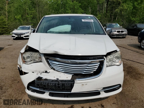 2014 Chrysler Town & Country Limited z VIN 2C4RC1GG3ER151709, wystawiony jako Copart lot #58435695 z przebiegiem 244 241 mil mil oraz Szkoda całkowita • Salvage title. Historia ofert i sprzedaży dostępna na DreamBid. Obrazek 5.