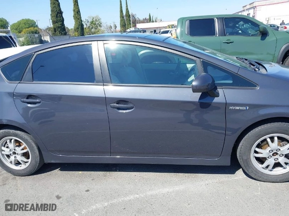 2011 Toyota Prius I with VIN JTDKN3DUXB0286208, listed as a IAAI auction lot 41858933 with 190,127 mi miles. Bid and sale history available at carsss.com. Image 13.