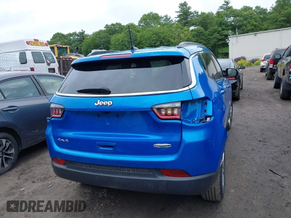 2024 Jeep Compass Latitude with VIN 3C4NJDBN9RT606397, listed as a IAAI auction lot 42533102 with 30,835 mi miles and . Bid and sale history available at DreamBid. Image 16.