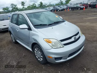 2006 Scion xA z VIN JTKKT624560147788, wystawiony jako IAAI lot #42327138 z przebiegiem 136 968 mil mil oraz . Historia ofert i sprzedaży dostępna na DreamBid. Obrazek 1.