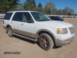 2005 Ford Expedition Eddie Bauer with VIN 1FMFU18575LB13711, listed as a IAAI auction lot 41848095 with 220,189 mi miles. Bid and sale history available at carsss.com. Image 1.