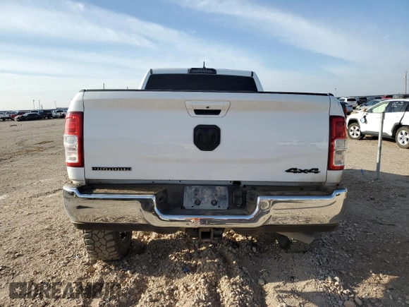 2021 Ram 2500 Big Horn z VIN 3C6UR5DL2MG555372, wystawiony jako Copart lot #50884805 z przebiegiem 91 633 mil mil oraz Szkoda całkowita • Salvage title. Historia ofert i sprzedaży dostępna na DreamBid. Obrazek 6.