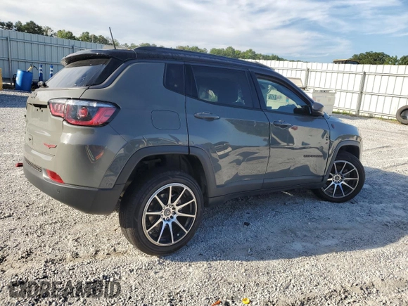 2022 Jeep Compass Trailhawk with VIN 3C4NJDDB1NT106201, listed as a Copart auction lot 64407475 with Not provided miles and Clean title. Bid and sale history available at DreamBid. Image 3.