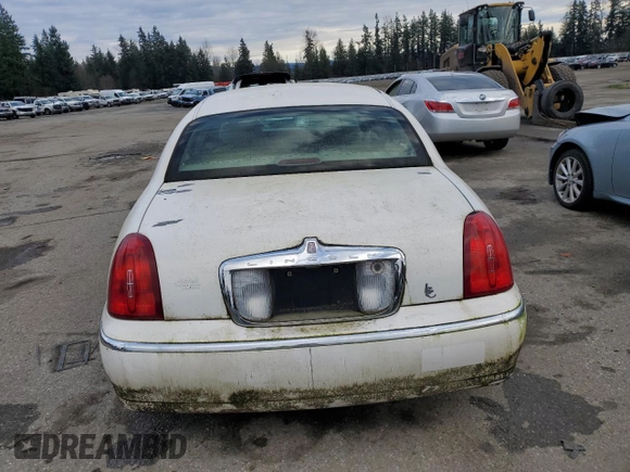 2001 Lincoln Town Car Executive with VIN 1LNHM81W91Y729914, listed as a Copart auction lot 41593085 with 144,950 mi miles and Clean title. Bid and sale history available at DreamBid. Image 6.
