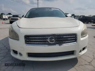 2011 Nissan Maxima SV z VIN 1N4AA5AP6BC806085, wystawiony jako Copart lot #59541205 z przebiegiem 129 367 mil mil oraz Szkoda całkowita • Salvage title. Historia ofert i sprzedaży dostępna na DreamBid. Obrazek 5.