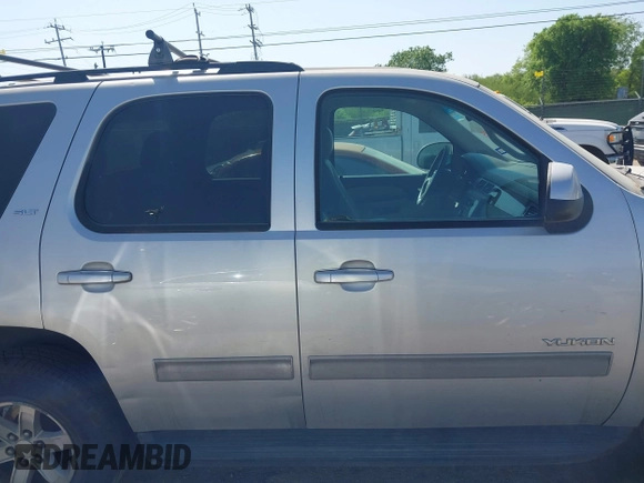 2013 GMC Yukon SLT with VIN 1GKS1CE09DR268602, listed as a IAAI auction lot 41992325 with 167,476 mi miles. Bid and sale history available at carsss.com. Image 13.