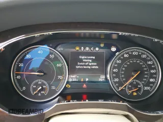 2019 Bentley Bentayga V8 z VIN SJAAM2ZV5KC024865, wystawiony jako Copart lot #42869533 z przebiegiem 23 687 mil mil oraz . Historia ofert i sprzedaży dostępna na DreamBid. Obrazek 9.