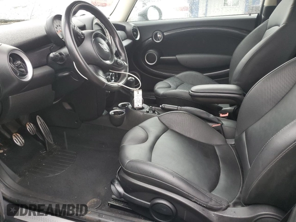 2013 MINI Hardtop S with VIN WMWSV3C50DT477984, listed as a Copart auction lot 56190855 with 98,878 mi miles and Salvage Title. Bid and sale history available at DreamBid. Image 7.