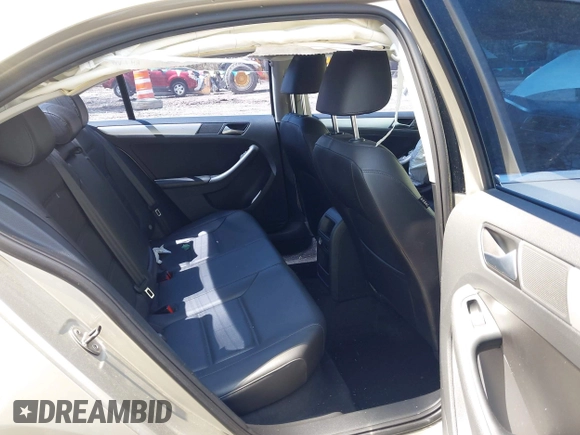 2013 Volkswagen Jetta SE with VIN 3VWDX7AJ9DM253430, listed as a IAAI auction lot 41997354 with 97,493 mi miles and . Bid and sale history available at DreamBid. Image 8.