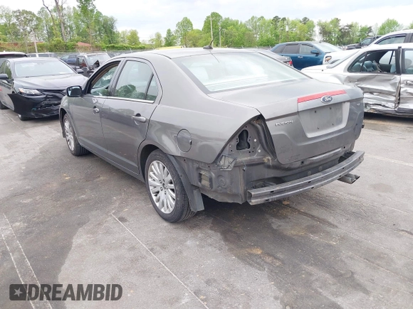 2011 Ford Fusion SE with VIN 3FAHP0HA1BR203046, listed as a IAAI auction lot 42011121 with 302,078 mi miles. Bid and sale history available at carsss.com. Image 3.
