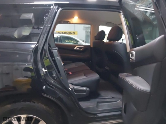 2019 Nissan Pathfinder S with VIN 5N1DR2MM2KC631863, listed as a IAAI auction lot 41454779 with 87,734 mi miles. Bid and sale history available at carsss.com. Image 8.