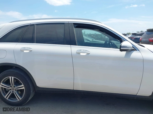 2021 Mercedes-Benz GLC with VIN W1N0G8DB5MV264998, listed as a IAAI auction lot 42070622 with 14,000 mi miles. Bid and sale history available at carsss.com. Image 14.