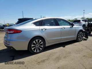 2020 Ford Fusion SE z VIN 3FA6P0T93LR179435, wystawiony jako Copart lot #56985465 z przebiegiem 43 188 mil mil oraz Szkoda całkowita • Salvage title. Historia ofert i sprzedaży dostępna na DreamBid. Obrazek 3.