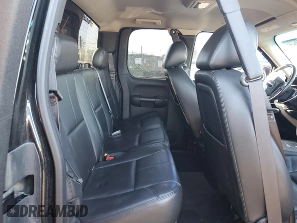 2013 GMC Sierra 1500 SLT z VIN 1GTR2WE70DZ291501, wystawiony jako Copart lot #80704824 z przebiegiem 112 351 mil mil oraz Szkoda całkowita • Salvage title. Historia ofert i sprzedaży dostępna na DreamBid. Obrazek 10.