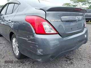 2017 Nissan Versa SV z VIN 3N1CN7AP3HL849494, wystawiony jako IAAI lot #42099068 z przebiegiem 110 174 mil mil oraz . Historia ofert i sprzedaży dostępna na DreamBid. Obrazek 6.