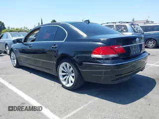2006 BMW 7 Series 750Li z VIN WBAHN83526DT63490, wystawiony jako IAAI lot #42624790 z przebiegiem 146 508 mil mil oraz . Historia ofert i sprzedaży dostępna na DreamBid. Obrazek 3.
