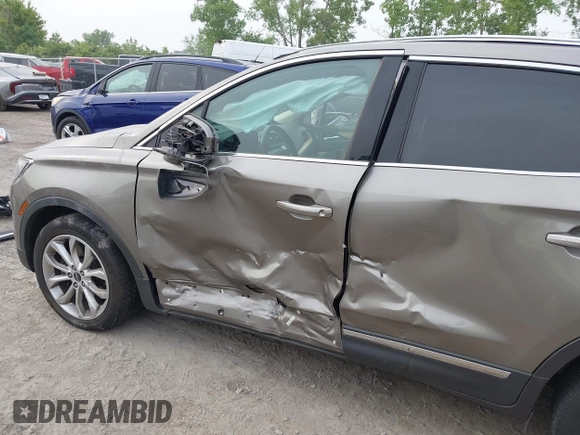 2016 Lincoln MKC Select with VIN 5LMCJ2C97GUJ30711, listed as a IAAI auction lot 42501763 with 118,430 mi miles and . Bid and sale history available at DreamBid. Image 6.