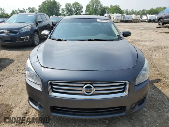 2013 Nissan Maxima SV z VIN 1N4AA5APXDC829243, wystawiony jako Copart lot #59888905 z przebiegiem 318 219 mil mil oraz Czysty tytuł • Clean title. Historia ofert i sprzedaży dostępna na DreamBid. Obrazek 5.