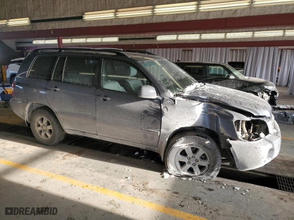 2007 Toyota Highlander w/3rd Row with VIN JTEEP21A570222964, listed as a Copart auction lot 45686465 with 339,896 mi miles and Salvage Title. Bid and sale history available at carsss.com. Image 4.