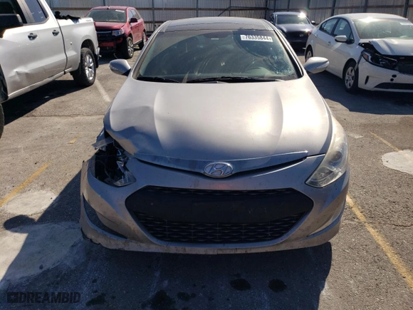 2013 Hyundai Sonata Hybrid Limited w/Panoramic Sunroof Pkg with VIN KMHEC4A43DA068049, listed as a Copart auction lot 76335844 with NaN miles and Salvage Title. Bid and sale history available at carsss.com. Image 5.
