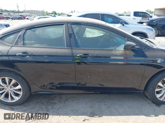 2015 Chrysler 200 S with VIN 1C3CCCBB9FN674748, listed as a IAAI auction lot 42042220 with 162,187 mi miles. Bid and sale history available at carsss.com. Image 13.