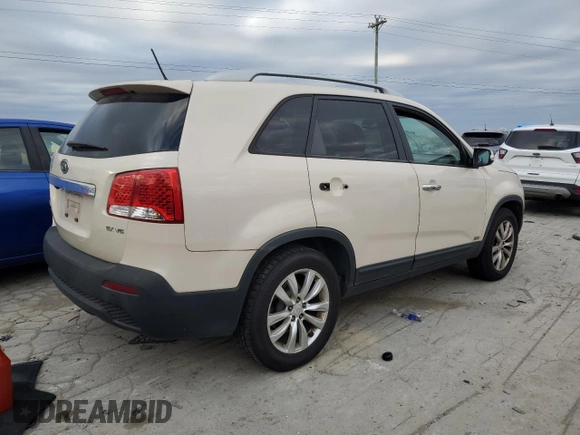 2011 Kia Sorento EX with VIN 5XYKUDA29BG103855, listed as a Copart auction lot 83255934 with 312,649 mi miles and Clean Title. Bid and sale history available at carsss.com. Image 3.