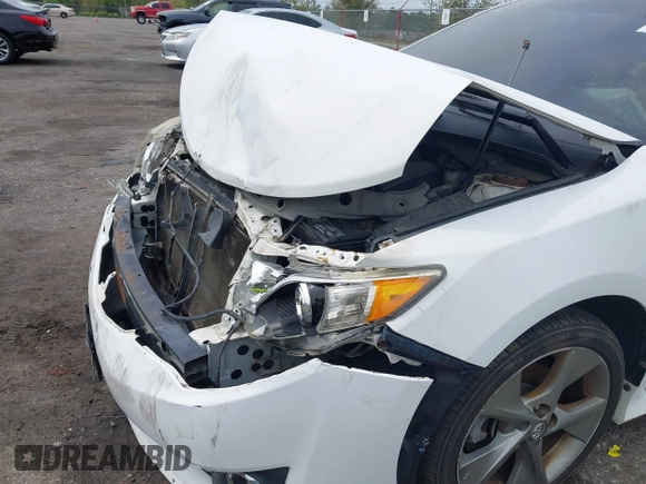 2012 Toyota Camry SE with VIN 4T1BK1FK6CU508242, listed as a IAAI auction lot 41870589 with 270,724 mi miles. Bid and sale history available at carsss.com. Image 6.