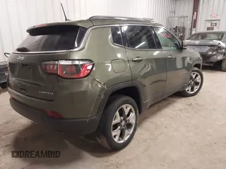 2020 Jeep Compass Limited with VIN 3C4NJDCB0LT127121, listed as a IAAI auction lot 41891605 with 110,373 mi miles. Bid and sale history available at carsss.com. Image 4.