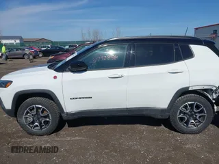 2024 Jeep Compass Trailhawk with VIN 3C4NJDDN9RT140998, listed as a IAAI auction lot 41792858 with 8,611 mi miles and . Bid and sale history available at DreamBid. Image 14.