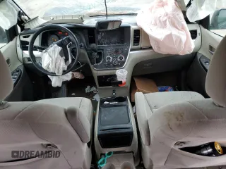 2017 Toyota Sienna LE Auto Access Seat with VIN 5TDKZ3DCXHS787133, listed as a Copart auction lot 88275855 with 41,585 mi miles and Salvage Title. Bid and sale history available at carsss.com. Image 8.