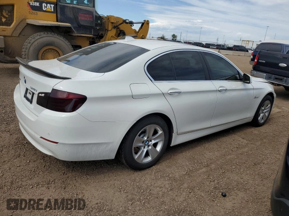 2013 BMW 5 Series 528i xDrive с VIN WBAXH5C56DD111921, выставлен на аукционе Copart как лот 57354925 с пробегом 86 791 миль миль и Списание • Salvage title. История ставок и продаж доступна на DreamBid. Изображение 3.