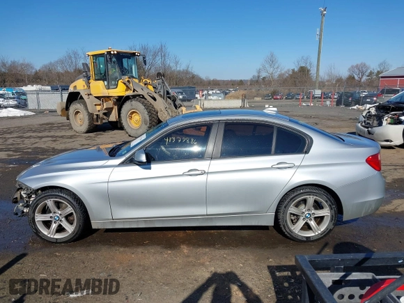 2013 BMW 3 Series 328i xDrive with VIN WBA3B5G51DNS05659, listed as a IAAI auction lot 41377886 with 159,972 mi miles. Bid and sale history available at carsss.com. Image 15.